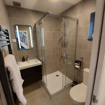 't Witte Met Jacuzzi Optioneel بيت للعطل